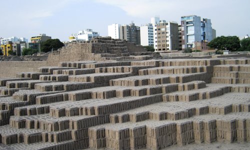 Huaca - in the heart of the city