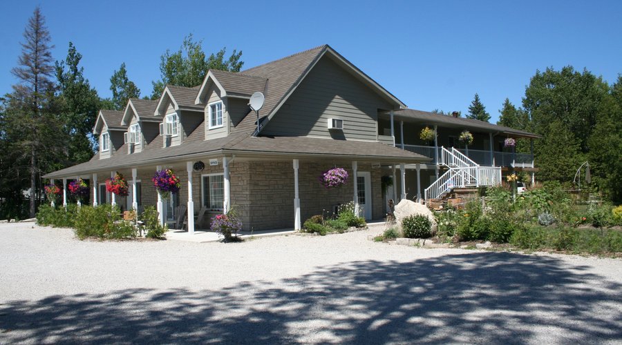 Adventure The Bruce Inn