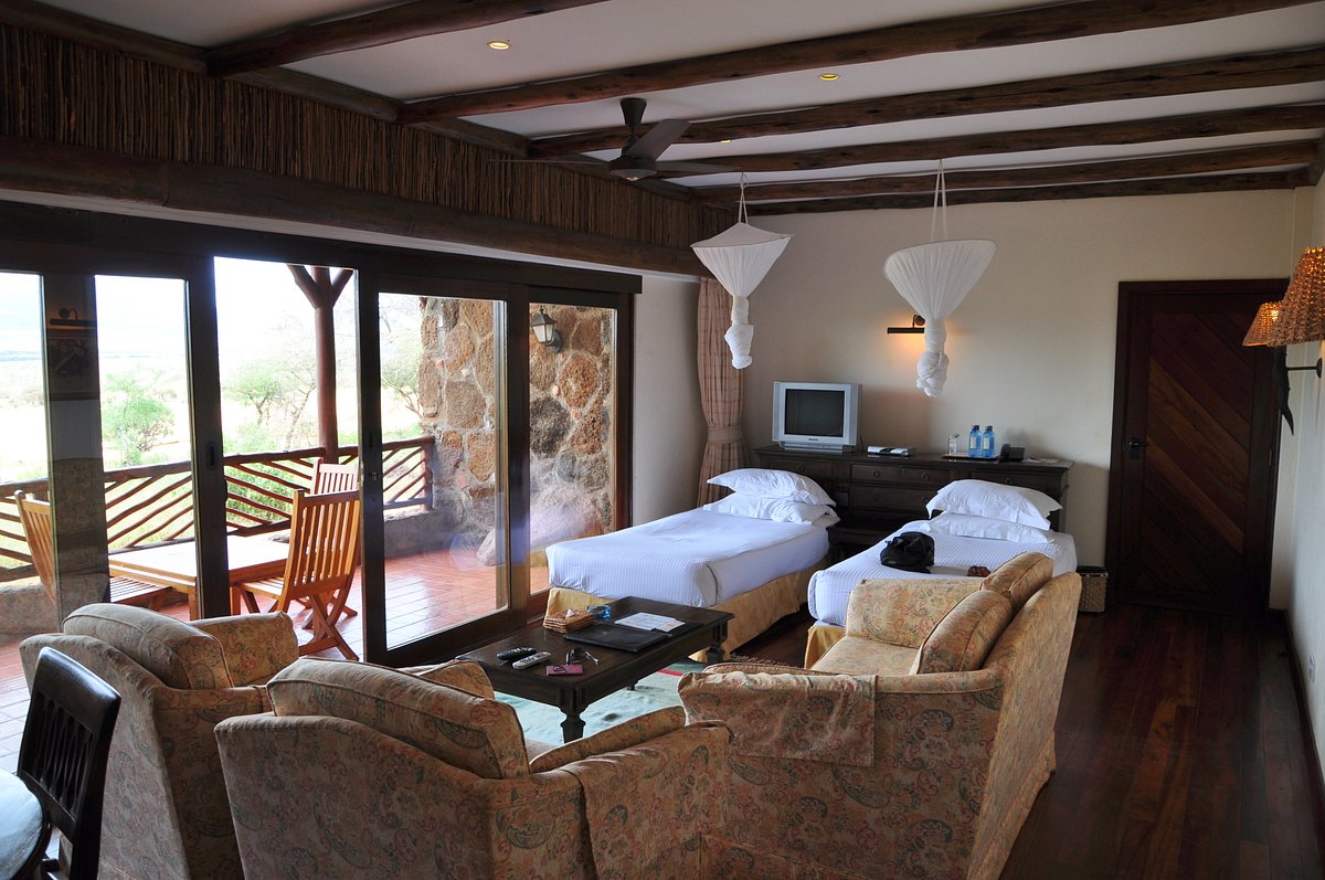 kilaguni serena safari lodge reviews