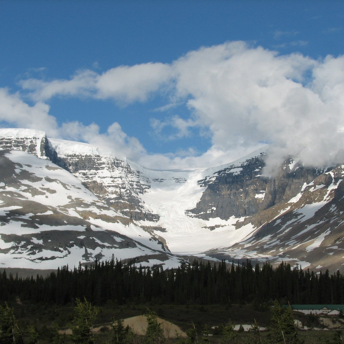 https://dynamic-media-cdn.tripadvisor.com/media/photo-o/01/83/e5/cb/athabasca-glacier.jpg?w=1200&h=1200&s=1