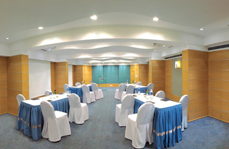 Hotel photo 4 of Royal Orchid Central.