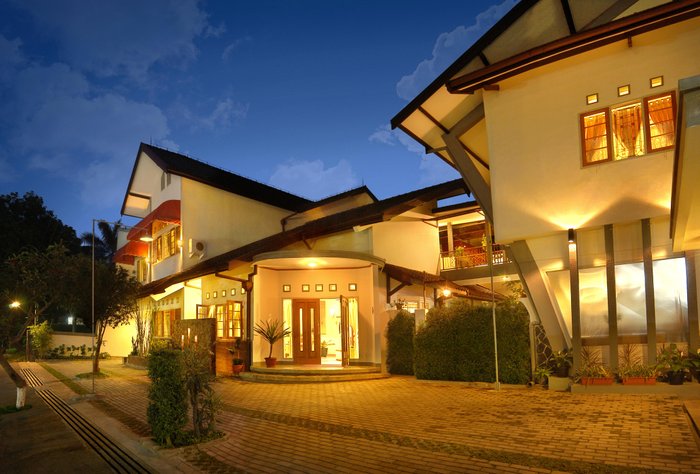 RUMAH ASRI BED & BREAKFAST (Bandung, Indonesia) - Ulasan & Perbandingan Harga Guest house - Tripadvisor