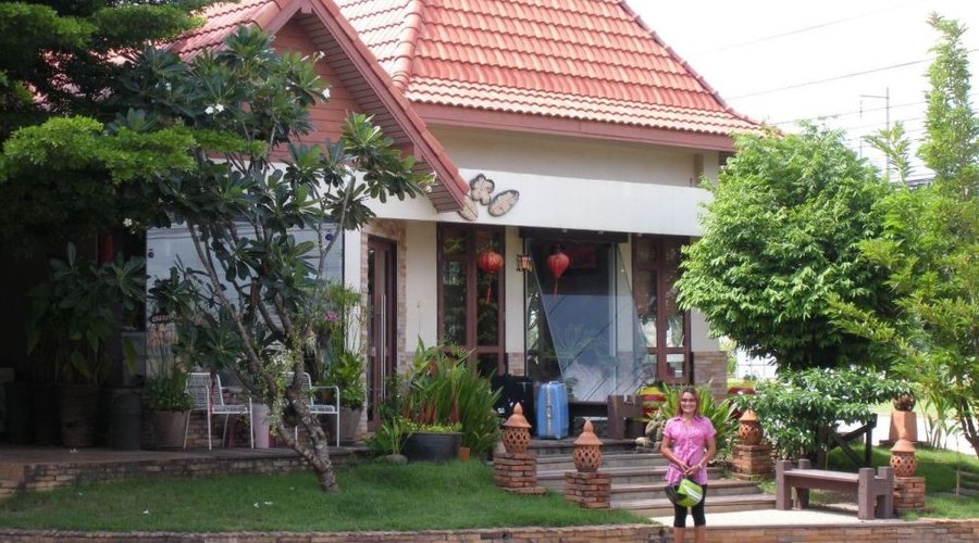Reception and cafe