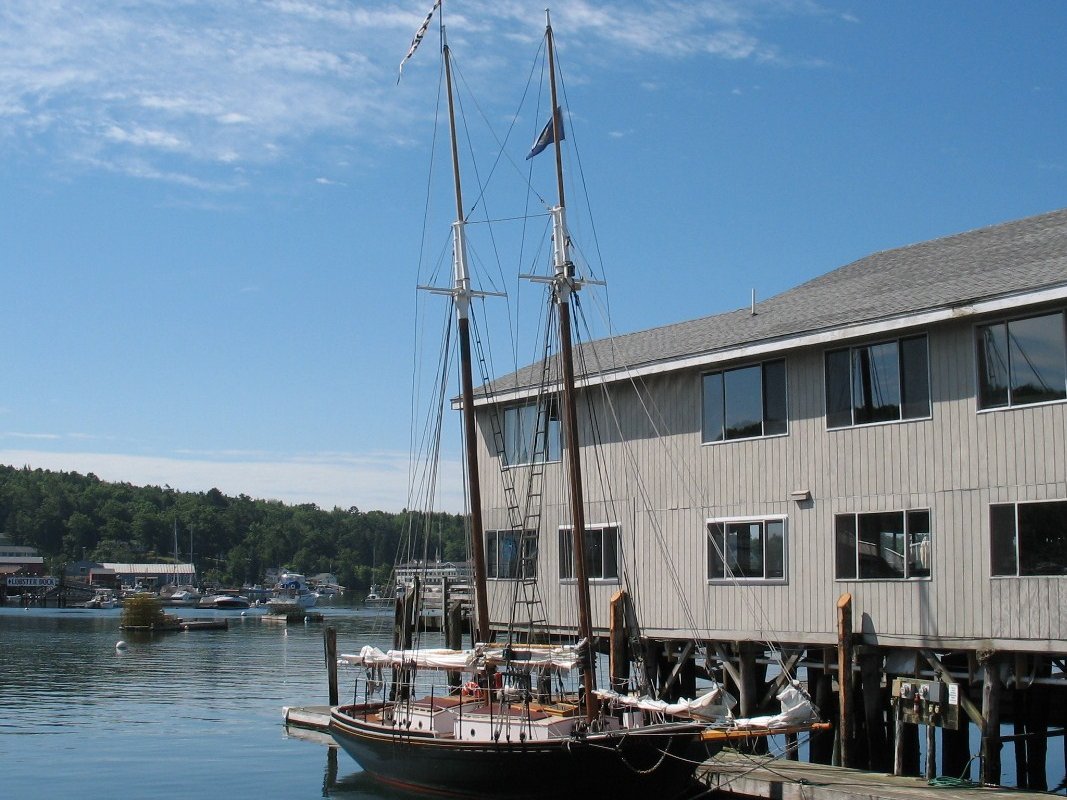 Boothbay Harbor Schooners - Schooner Eastwind & Applejack