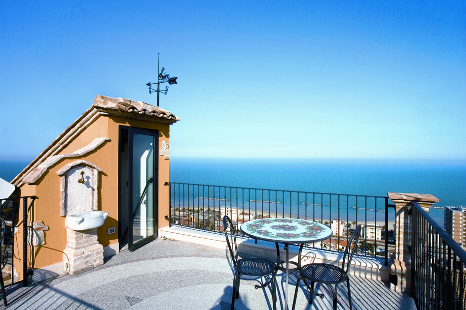 LA TORRETTA SUL BORGO B&B - Prices & Reviews (Grottammare, Italy)