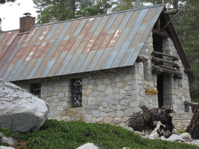 OSTRANDER LAKE SKI HUT (Yosemite National Park, Californië) - foto's en ...