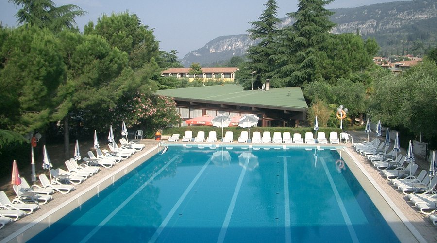 50m-Swimmingpool-sehr angenehm