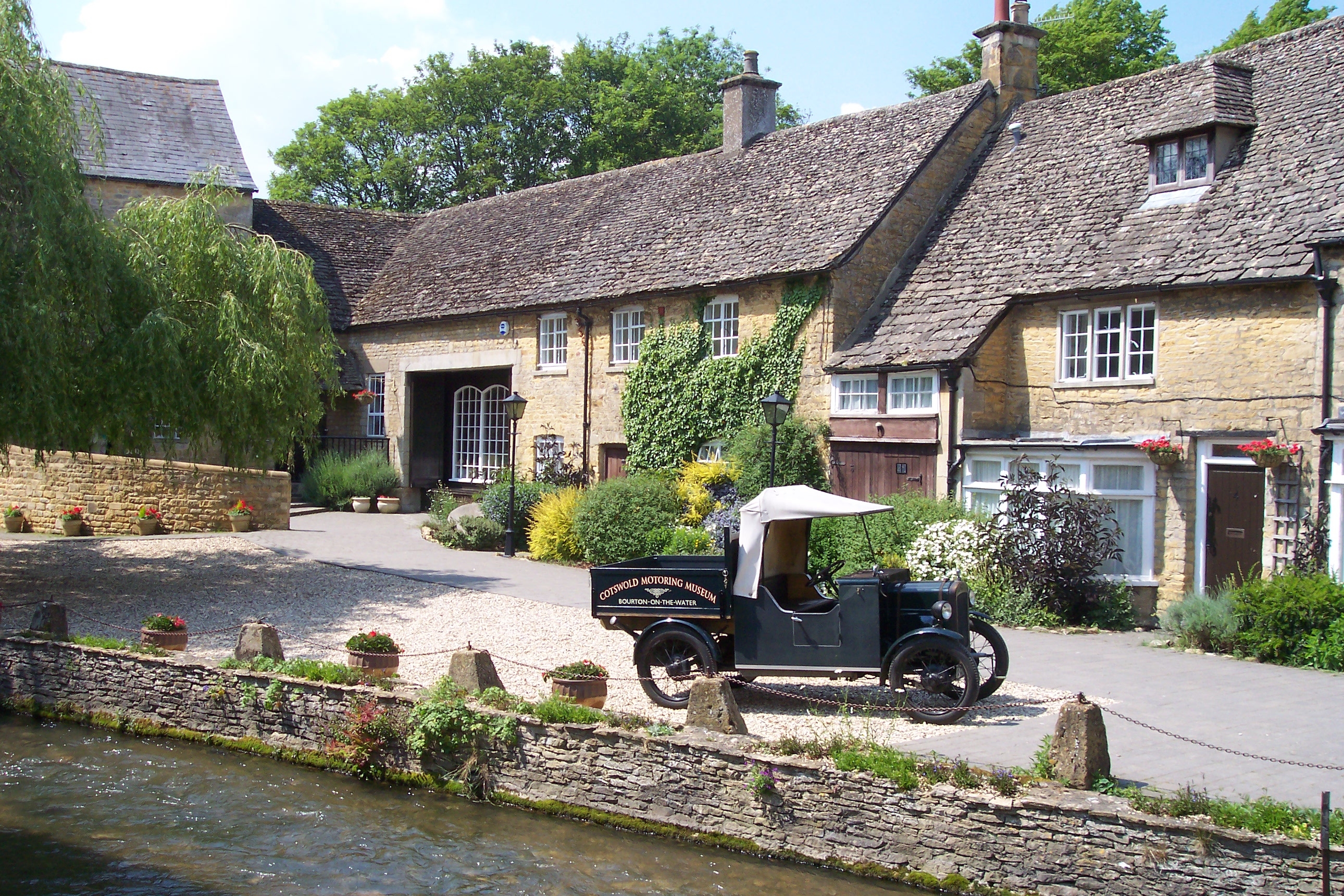 COTSWOLD COTTAGES Prices Lodge Reviews Bourton on the Water