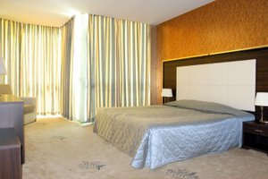 Room & Suite