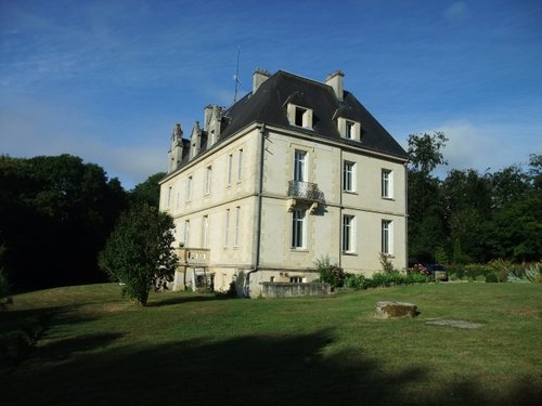 CHATEAU DES RIFFETS - Hotel Reviews (France/Bretteville-sur-Laize)