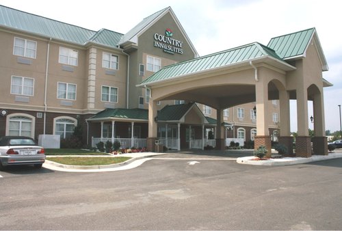 Country Inn & Suites by Radisson, Emporia, VA image