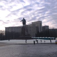 Karazin University and statue of Lenin
