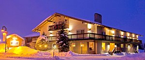 The Mammoth Creek Inn in Mammoth Lakes, image may contain: Hotel, Villa, Lighting, Resort