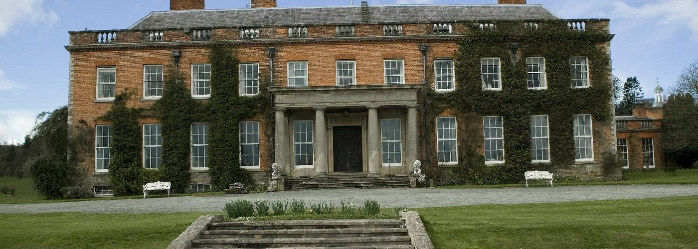 Front entrance of Walcot Hall
