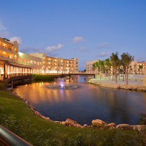 The place where luxury comes naturally.