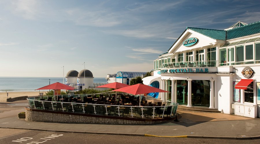 Steaks, Fish, Curries. Salads, Stir Fries, Coffees with a great view!