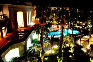 Pool & Beach