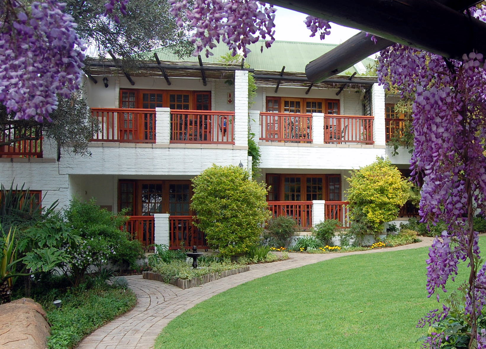 Rivonia Premier Lodge Rooms: Pictures & Reviews - Tripadvisor