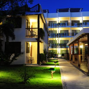 Hotel Posada Sian Ka'an in Playa del Carmen, image may contain: Hotel, Resort, Villa, Pool