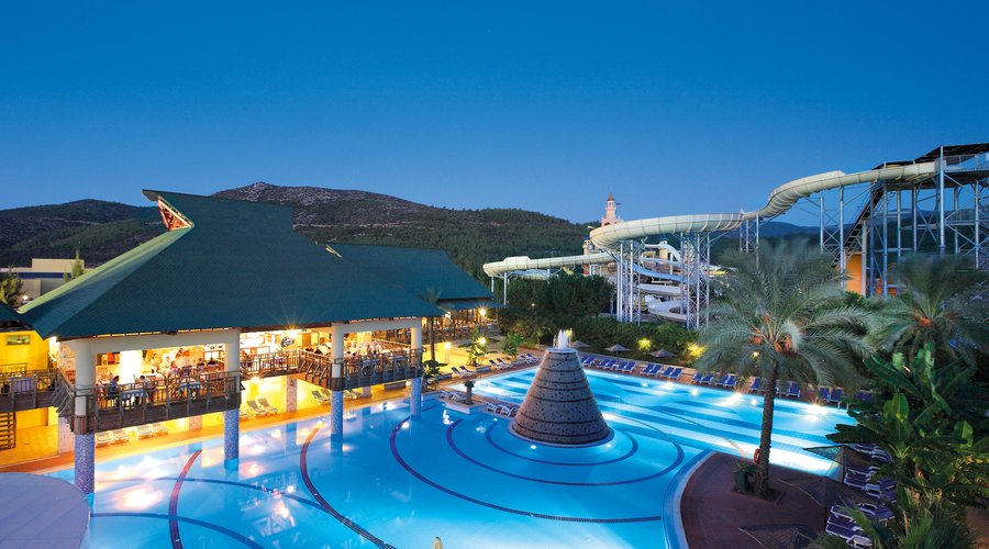 Club Hotel Tropicano Pool and The Park Tower