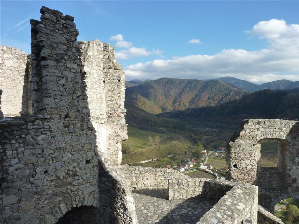 Strecno Castle