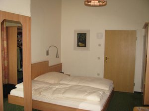 HOTEL UHLAND - Updated 2024 Prices & Reviews (Munich, Germany)