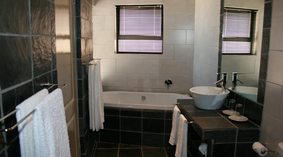 Shawu Luxury Suite Bathroom - our only suite with a bath - this overlooks the ocean too