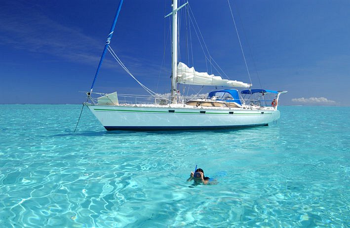 Tahiti Sailing Charter - Day Tours image