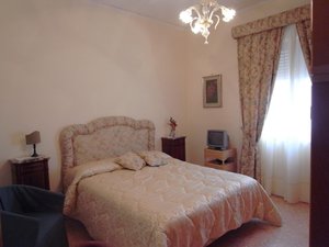 Room & Suite