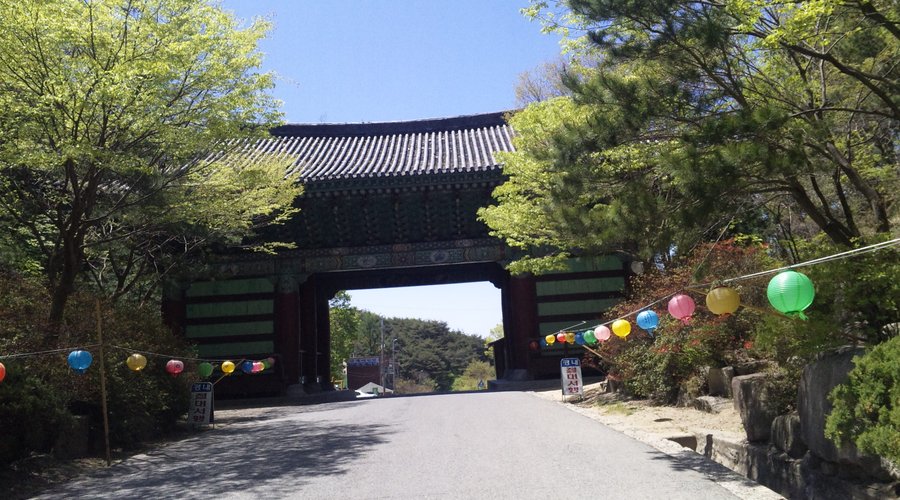 お寺の入り口です