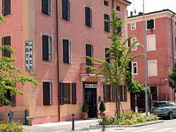 ‪Hotel La Pace‬، فندق في ‪Modena‬