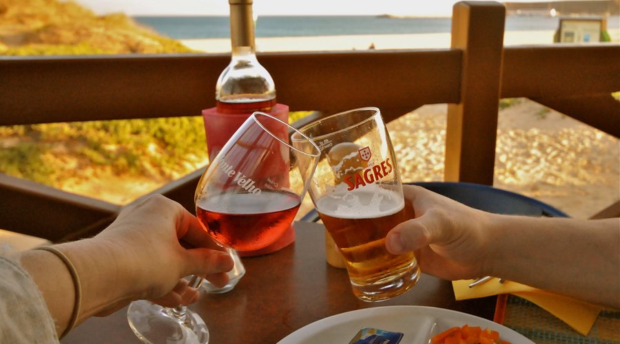 Cheers! or "Saude" at the Nortada