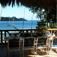 Waterfront Lunch and Dining at Cayenas del Mar