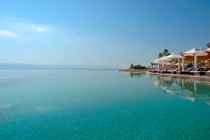 Pool & Beach