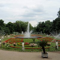Brunnen am Eingang