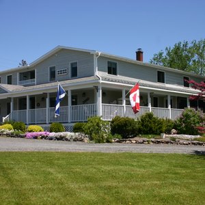 Summer at Auld Farm Inn