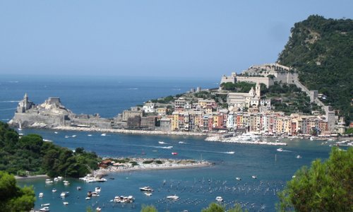 Veduta di portovenere dall'isola