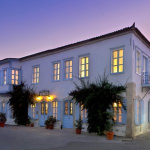 Tas Otel at night
