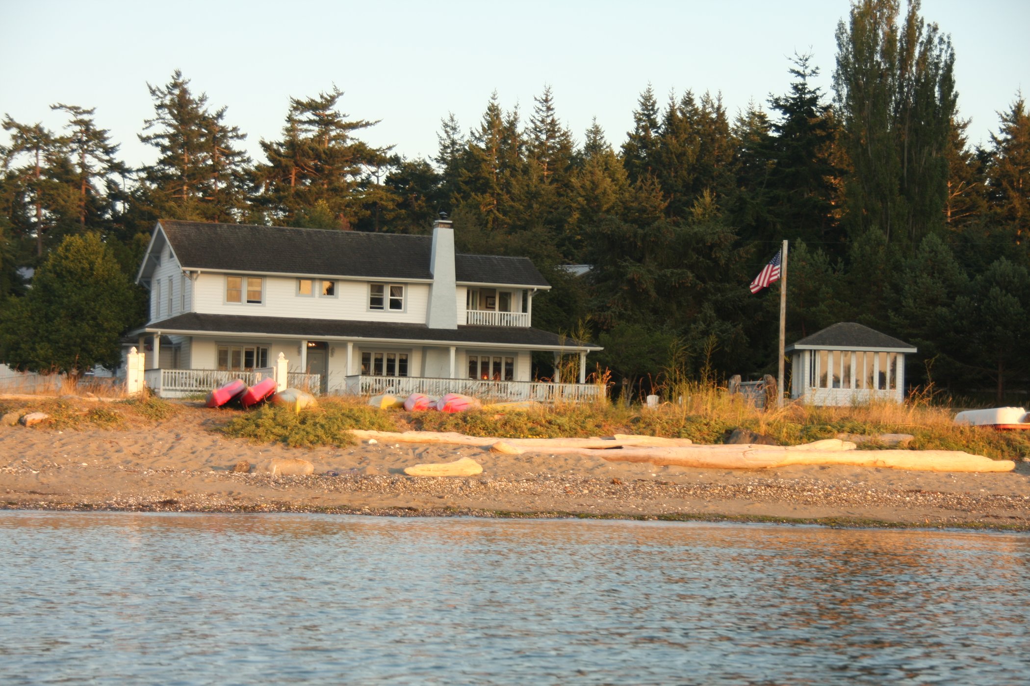 MacKaye Harbor Inn by null