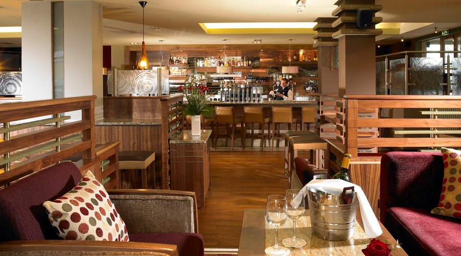 Plaza Bar