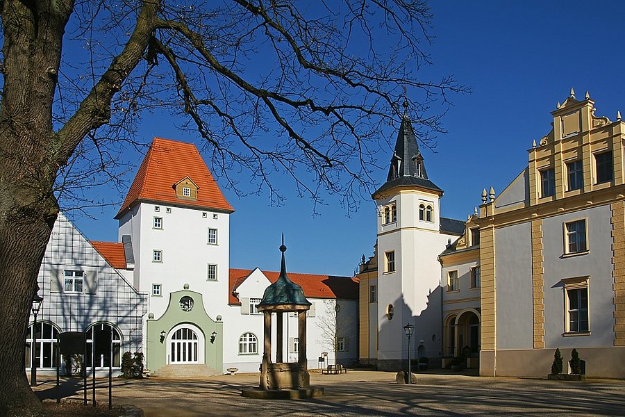 Schloss & Gut Liebenberg image