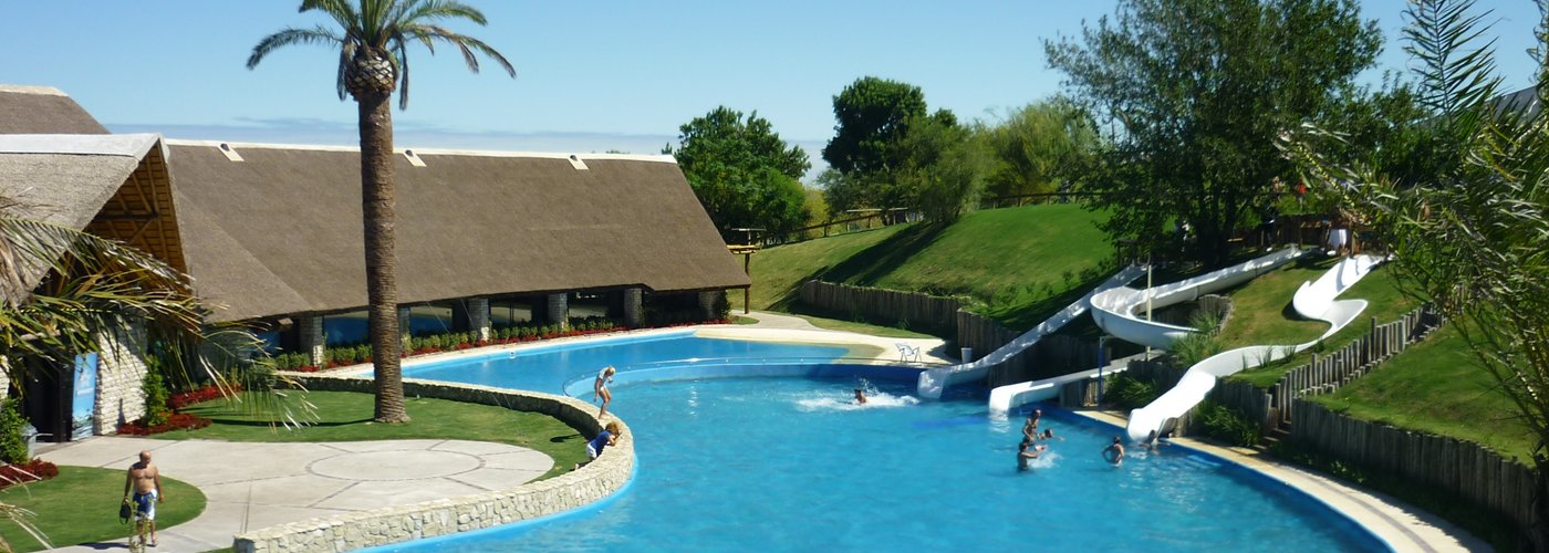 restaurant buffet y pileta de agua fria