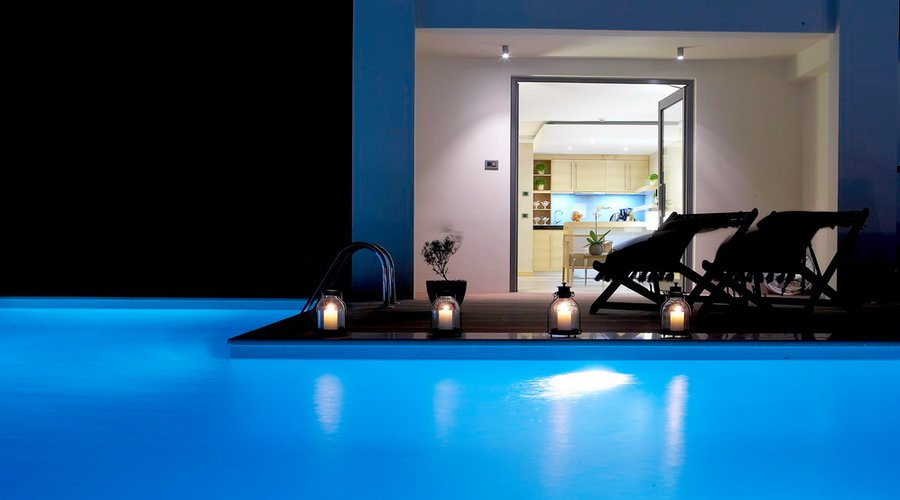 Garden VIP suite with private pool.