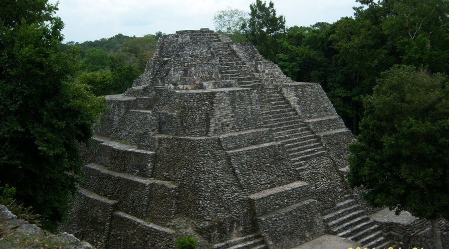 Pirámide de la Acrópolis Norte, Yaxhá