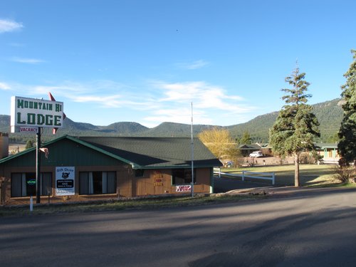Mountain Hi Lodge image