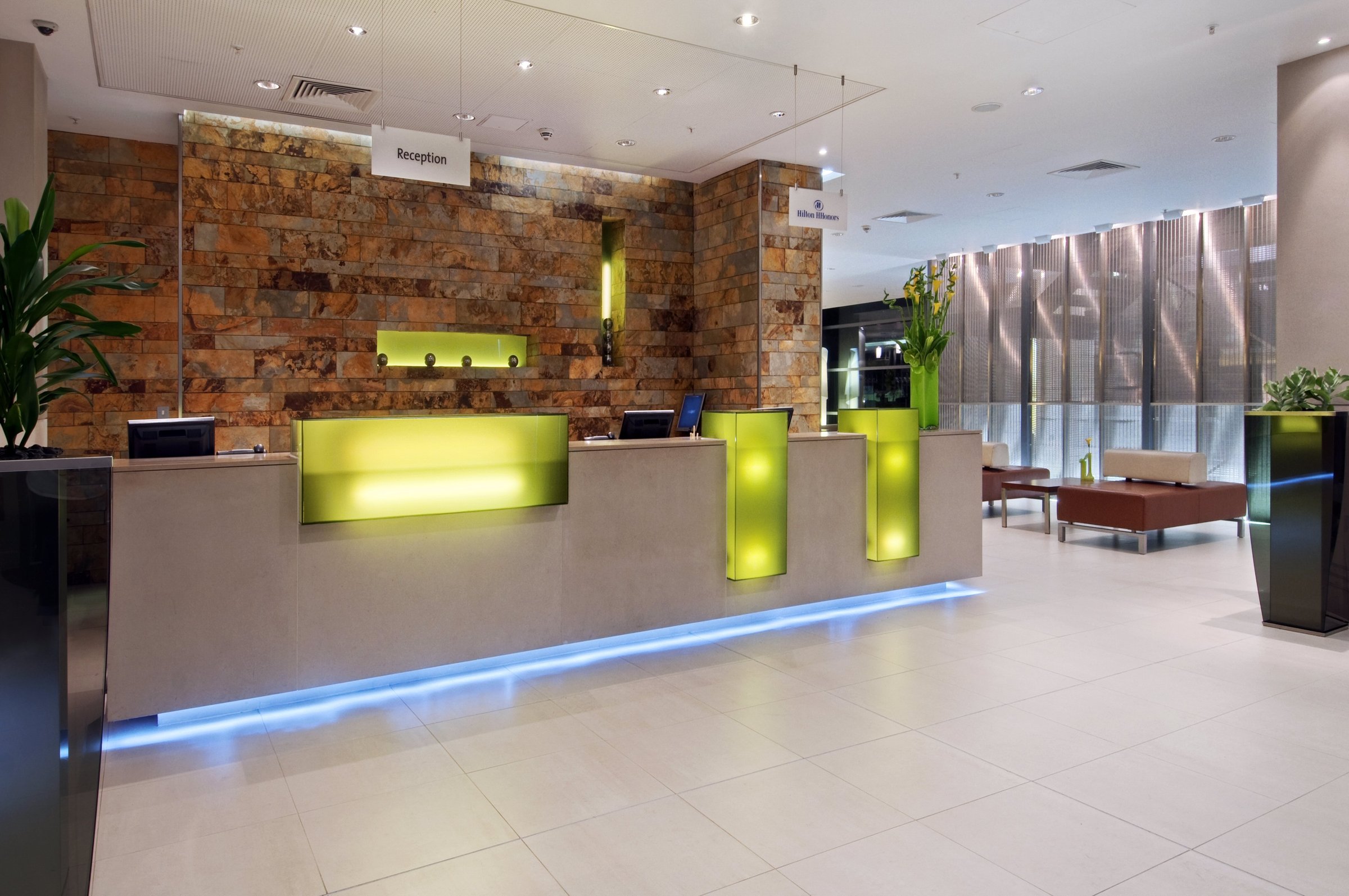 Hilton London Canary Wharf Concierge: Pictures & Reviews - Tripadvisor