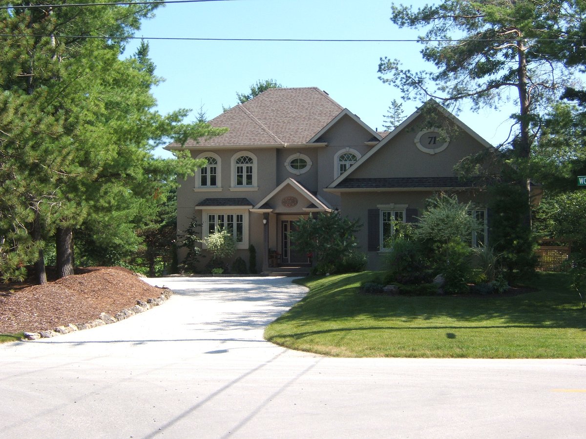 VILLA LUCERA (Wasaga Beach, Canada) - foto's, reviews en