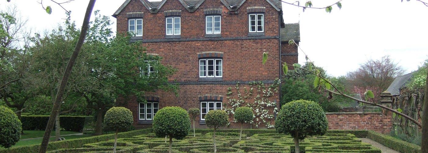 Moseley Old Hall and Knot garden