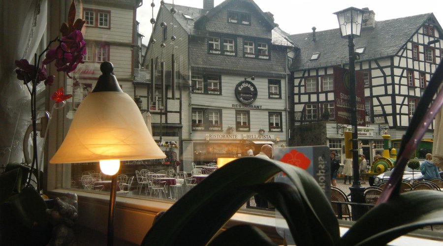 Flosdorff - View to the alley