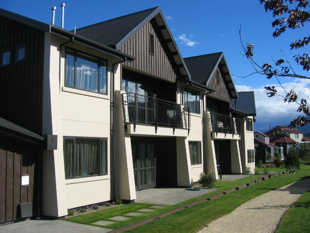 Hotel photo 28 of Village Lake Apartments.